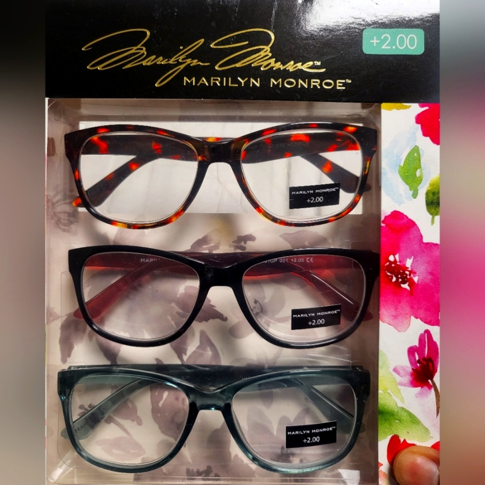 Marilyn Monroe Reading Glasses